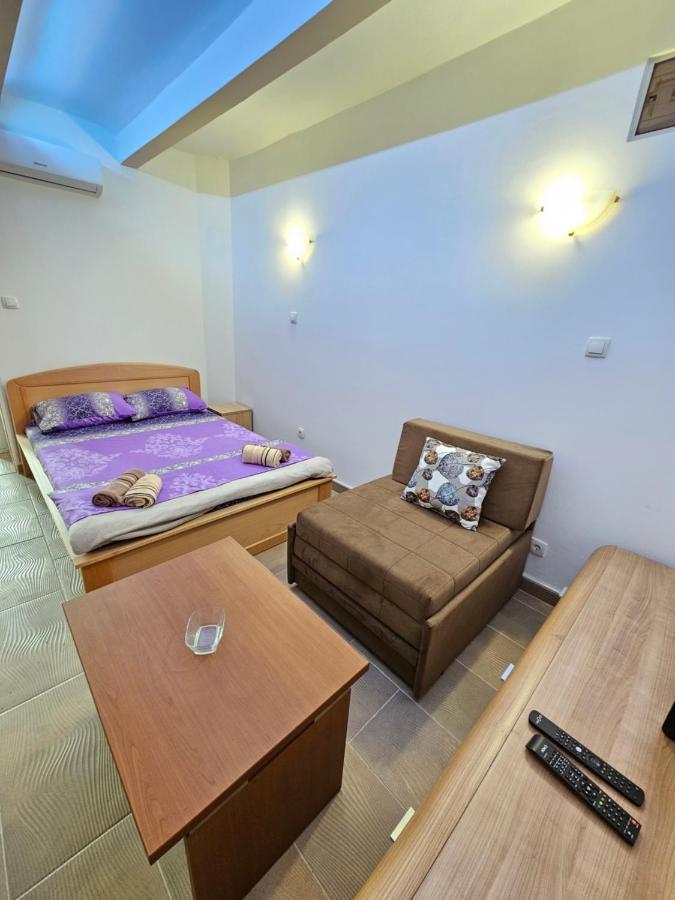 Booking Apartments Alone 1 베오그라드 외부 사진